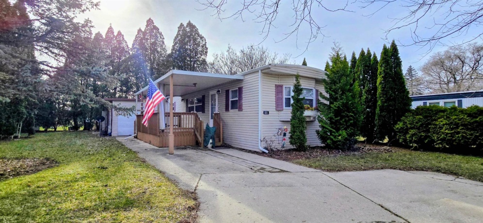 601 Lindenwood, BELVIDERE, Illinois 61008, 2 Bedrooms Bedrooms, ,2 BathroomsBathrooms,House,For Sale,Lindenwood,202601547