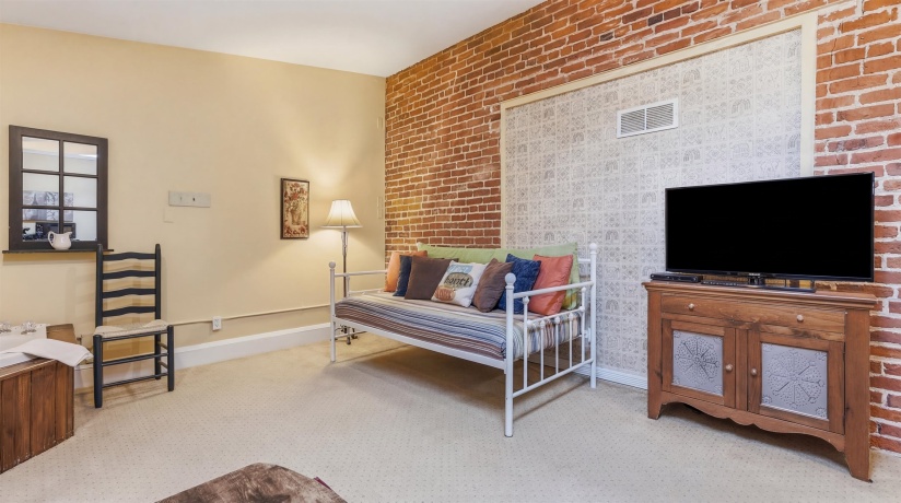 334 Spring, GALENA, Illinois 61036, 10 Bedrooms Bedrooms, ,10 BathroomsBathrooms,House,For Sale,Spring,202601549