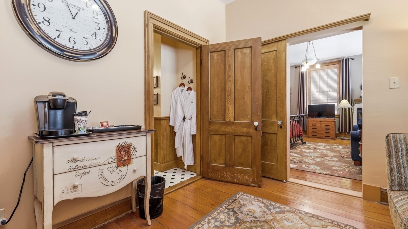 334 Spring, GALENA, Illinois 61036, 10 Bedrooms Bedrooms, ,10 BathroomsBathrooms,House,For Sale,Spring,202601549