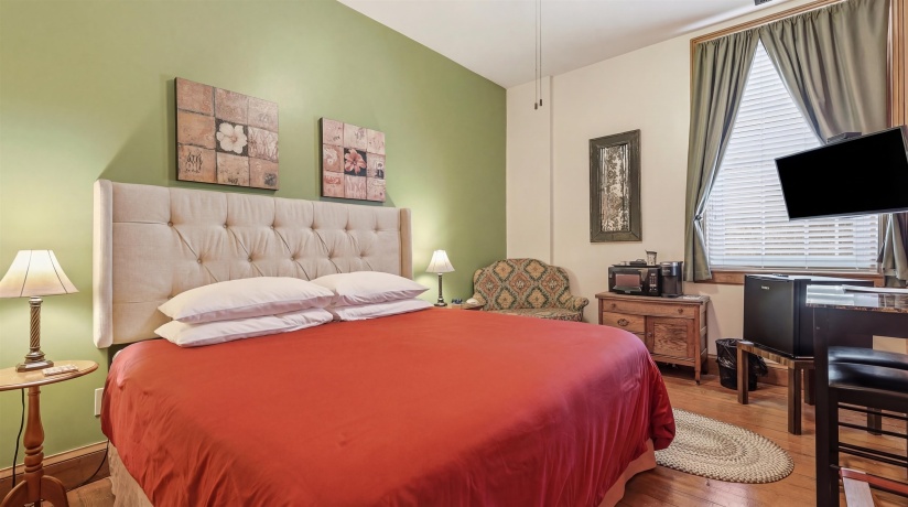 334 Spring, GALENA, Illinois 61036, 10 Bedrooms Bedrooms, ,10 BathroomsBathrooms,House,For Sale,Spring,202601549