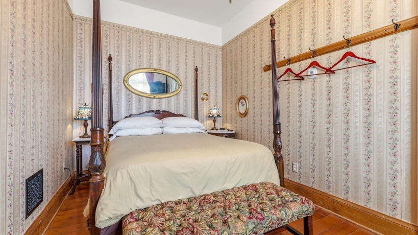 334 Spring, GALENA, Illinois 61036, 10 Bedrooms Bedrooms, ,10 BathroomsBathrooms,House,For Sale,Spring,202601549