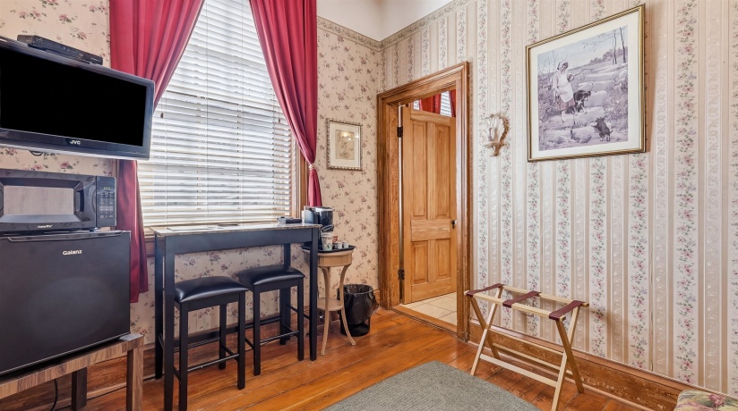 334 Spring, GALENA, Illinois 61036, 10 Bedrooms Bedrooms, ,10 BathroomsBathrooms,House,For Sale,Spring,202601549