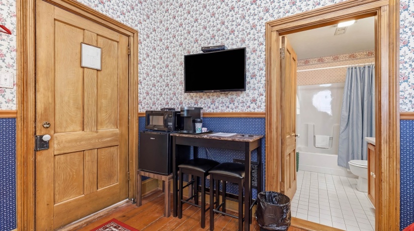 334 Spring, GALENA, Illinois 61036, 10 Bedrooms Bedrooms, ,10 BathroomsBathrooms,House,For Sale,Spring,202601549