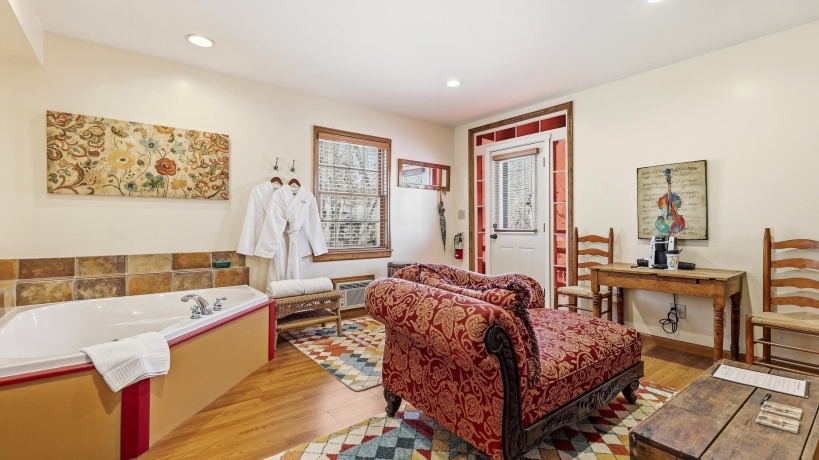 334 Spring, GALENA, Illinois 61036, 10 Bedrooms Bedrooms, ,10 BathroomsBathrooms,House,For Sale,Spring,202601549