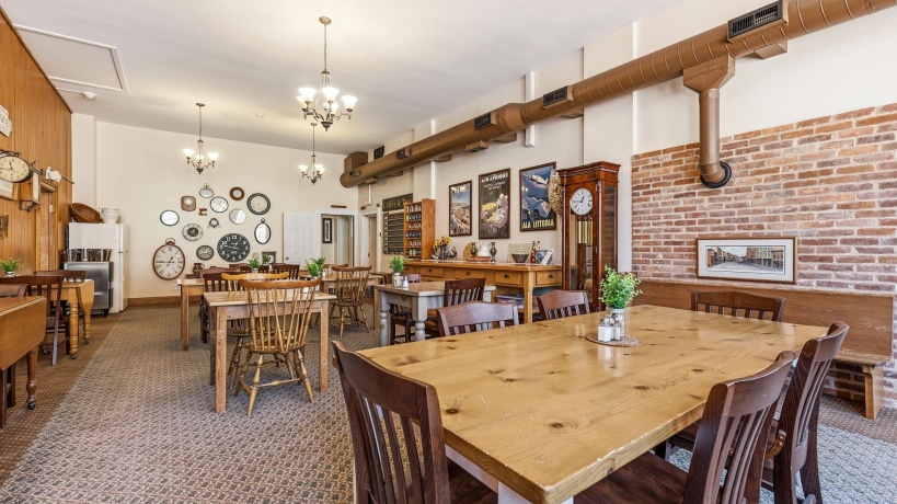 334 Spring, GALENA, Illinois 61036, 10 Bedrooms Bedrooms, ,10 BathroomsBathrooms,House,For Sale,Spring,202601549