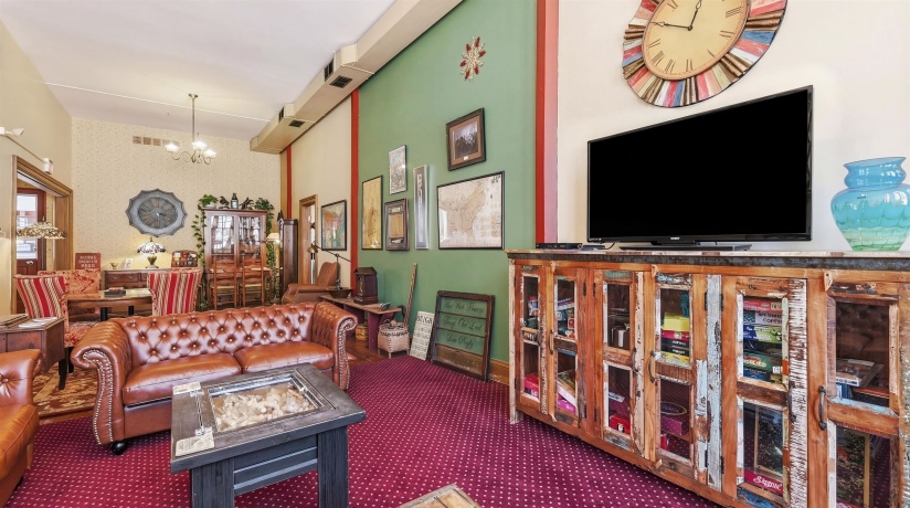 334 Spring, GALENA, Illinois 61036, 10 Bedrooms Bedrooms, ,10 BathroomsBathrooms,House,For Sale,Spring,202601549