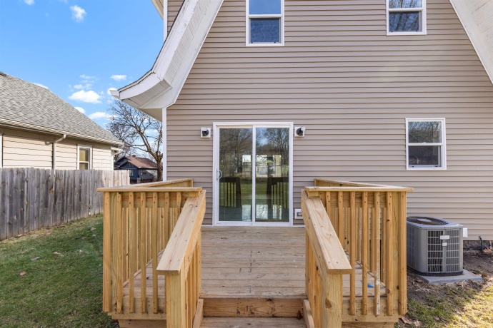 1425 Green, ROCKFORD, Illinois 61102, 3 Bedrooms Bedrooms, ,1 BathroomBathrooms,House,For Sale,Green,202601551