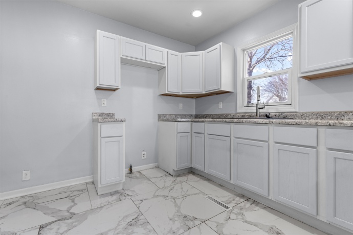 1425 Green, ROCKFORD, Illinois 61102, 3 Bedrooms Bedrooms, ,1 BathroomBathrooms,House,For Sale,Green,202601551