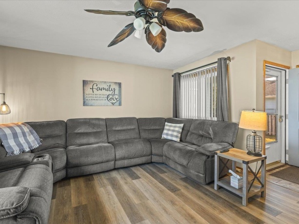 536 Carpenter, BELVIDERE, Illinois 61008, 3 Bedrooms Bedrooms, ,2 BathroomsBathrooms,House,For Sale,Carpenter,202601552