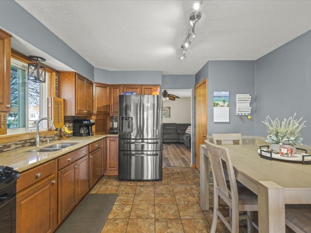 536 Carpenter, BELVIDERE, Illinois 61008, 3 Bedrooms Bedrooms, ,2 BathroomsBathrooms,House,For Sale,Carpenter,202601552