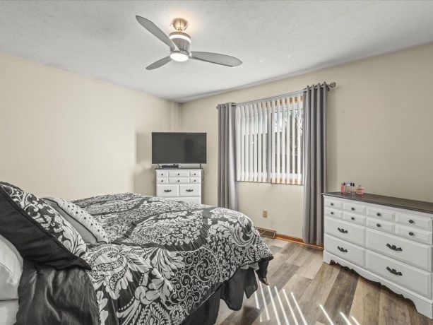 536 Carpenter, BELVIDERE, Illinois 61008, 3 Bedrooms Bedrooms, ,2 BathroomsBathrooms,House,For Sale,Carpenter,202601552