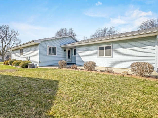 536 Carpenter, BELVIDERE, Illinois 61008, 3 Bedrooms Bedrooms, ,2 BathroomsBathrooms,House,For Sale,Carpenter,202601552