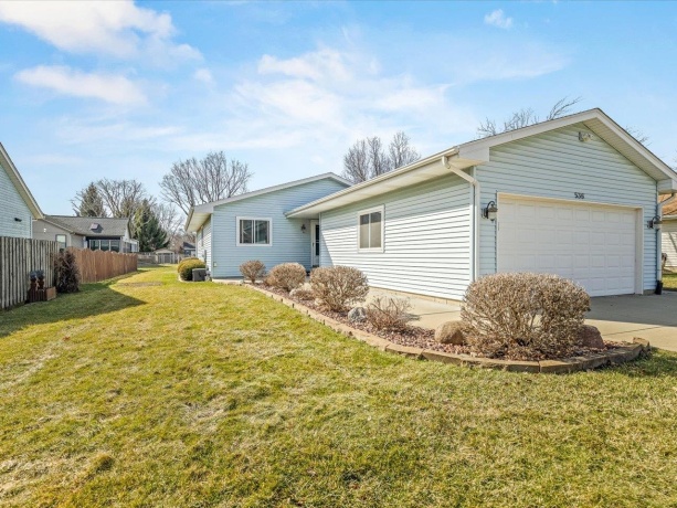 536 Carpenter, BELVIDERE, Illinois 61008, 3 Bedrooms Bedrooms, ,2 BathroomsBathrooms,House,For Sale,Carpenter,202601552