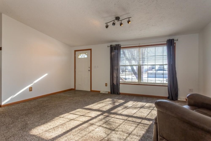 108 Smoke Signal, EAST DUBUQUE, Illinois 61025, 4 Bedrooms Bedrooms, ,2 BathroomsBathrooms,House,For Sale,Smoke Signal,202600573