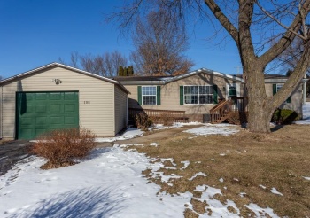 108 Smoke Signal, EAST DUBUQUE, Illinois 61025, 4 Bedrooms Bedrooms, ,2 BathroomsBathrooms,House,For Sale,Smoke Signal,202600573