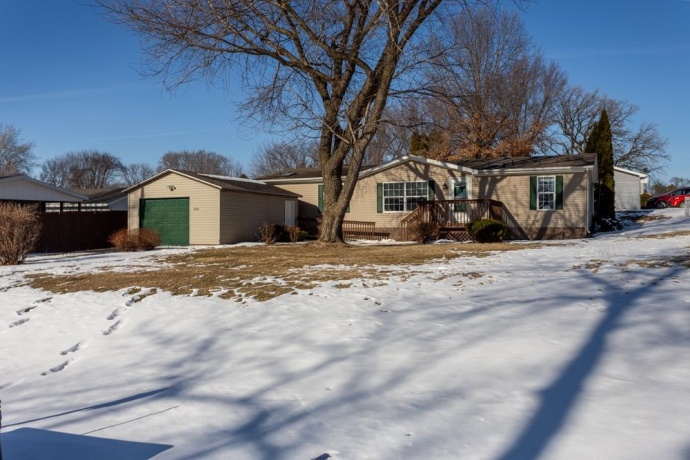 108 Smoke Signal, EAST DUBUQUE, Illinois 61025, 4 Bedrooms Bedrooms, ,2 BathroomsBathrooms,House,For Sale,Smoke Signal,202600573