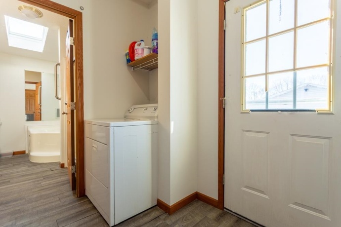 108 Smoke Signal, EAST DUBUQUE, Illinois 61025, 4 Bedrooms Bedrooms, ,2 BathroomsBathrooms,House,For Sale,Smoke Signal,202600573