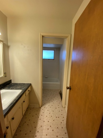 2221 Denver, ROCKFORD, Illinois 61108, ,2 Units,For Sale,Denver,202601555