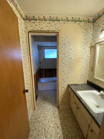 2221 Denver, ROCKFORD, Illinois 61108, ,2 Units,For Sale,Denver,202601555