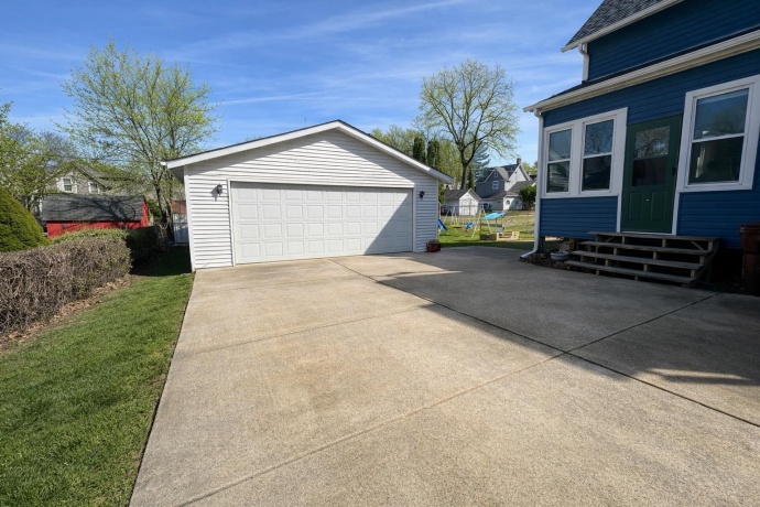 307 5th, OREGON, Illinois 61061, 3 Bedrooms Bedrooms, ,2 BathroomsBathrooms,House,For Sale,5th,202601559