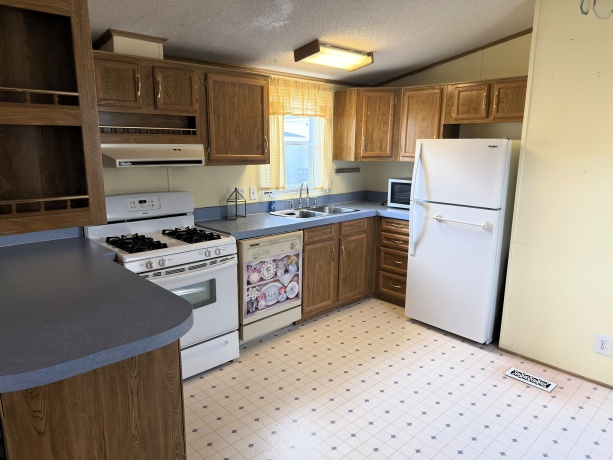 1206 Spring, BELVIDERE, Illinois 61008, 2 Bedrooms Bedrooms, ,2 BathroomsBathrooms,House,For Sale,Spring,202601561
