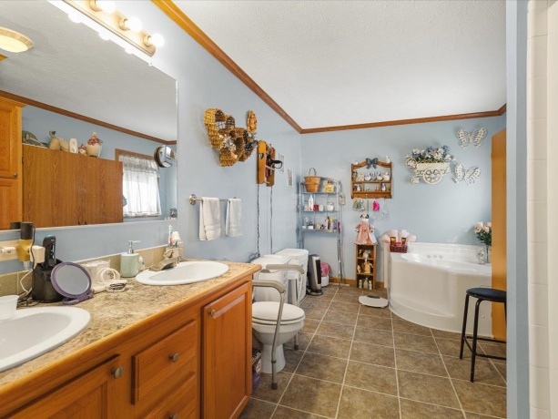 5647 Lidden, MACHESNEY PARK, Illinois 61115, 3 Bedrooms Bedrooms, ,2 BathroomsBathrooms,House,For Sale,Lidden,202601563