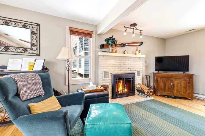 7 Settler, GALENA, Illinois 61036, 2 Bedrooms Bedrooms, ,1 BathroomBathrooms,Condominium,For Sale,Settler,202601567