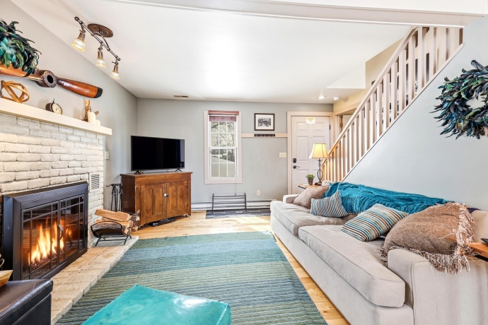 7 Settler, GALENA, Illinois 61036, 2 Bedrooms Bedrooms, ,1 BathroomBathrooms,Condominium,For Sale,Settler,202601567