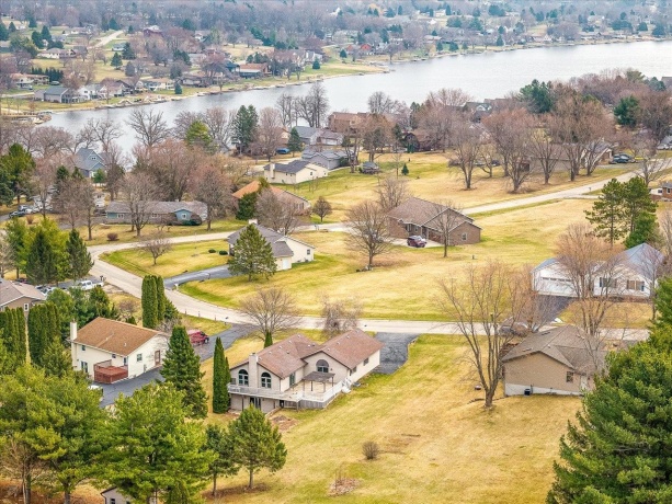 175 Lake Summerset, LAKE SUMMERSET, Illinois 61019, 2 Bedrooms Bedrooms, ,2 BathroomsBathrooms,House,For Sale,Lake Summerset,202601568