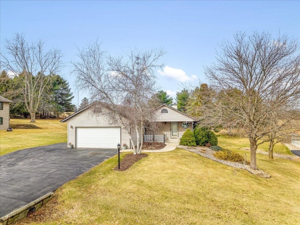 175 Lake Summerset, LAKE SUMMERSET, Illinois 61019, 2 Bedrooms Bedrooms, ,2 BathroomsBathrooms,House,For Sale,Lake Summerset,202601568