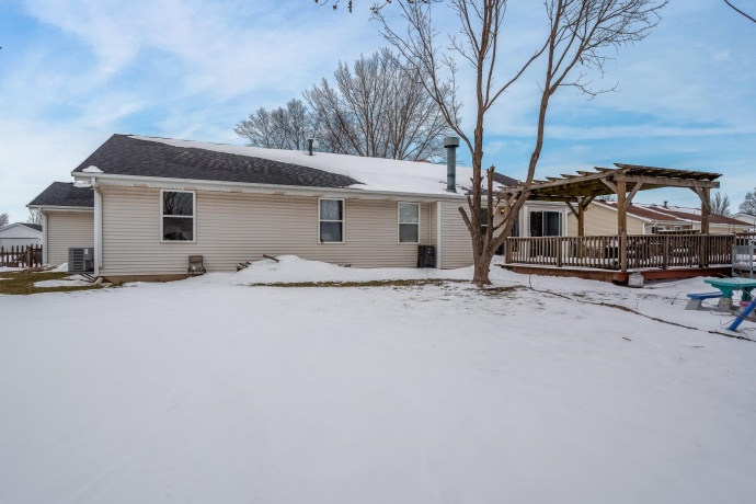 136 Harvest Glenn, DAVIS JUNCTION, Illinois 61020, 3 Bedrooms Bedrooms, ,2 BathroomsBathrooms,House,For Sale,Harvest Glenn,202601579