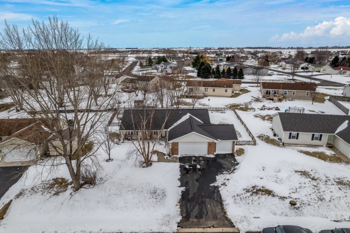 136 Harvest Glenn, DAVIS JUNCTION, Illinois 61020, 3 Bedrooms Bedrooms, ,2 BathroomsBathrooms,House,For Sale,Harvest Glenn,202601579