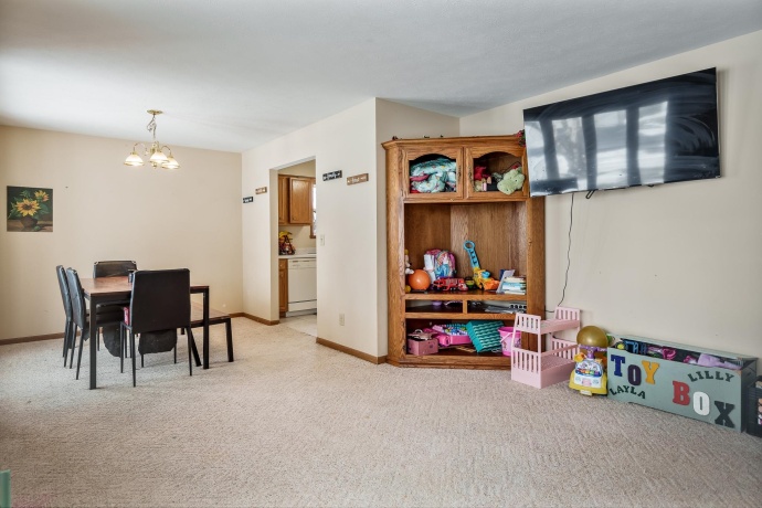 136 Harvest Glenn, DAVIS JUNCTION, Illinois 61020, 3 Bedrooms Bedrooms, ,2 BathroomsBathrooms,House,For Sale,Harvest Glenn,202601579