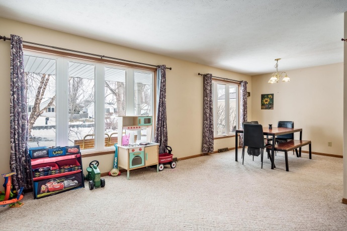 136 Harvest Glenn, DAVIS JUNCTION, Illinois 61020, 3 Bedrooms Bedrooms, ,2 BathroomsBathrooms,House,For Sale,Harvest Glenn,202601579