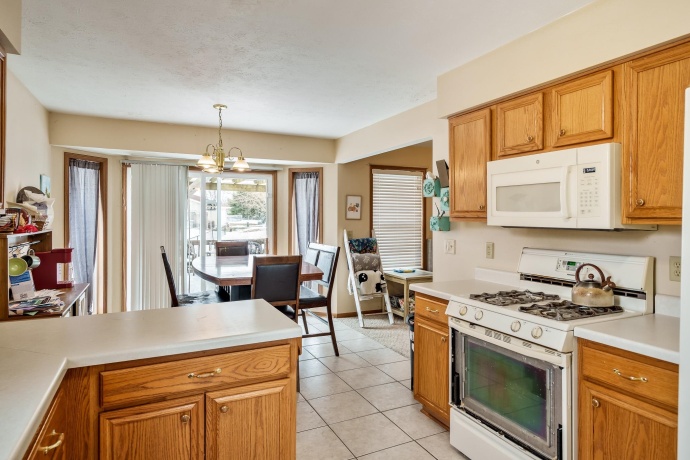 136 Harvest Glenn, DAVIS JUNCTION, Illinois 61020, 3 Bedrooms Bedrooms, ,2 BathroomsBathrooms,House,For Sale,Harvest Glenn,202601579