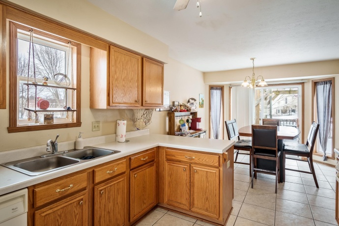 136 Harvest Glenn, DAVIS JUNCTION, Illinois 61020, 3 Bedrooms Bedrooms, ,2 BathroomsBathrooms,House,For Sale,Harvest Glenn,202601579