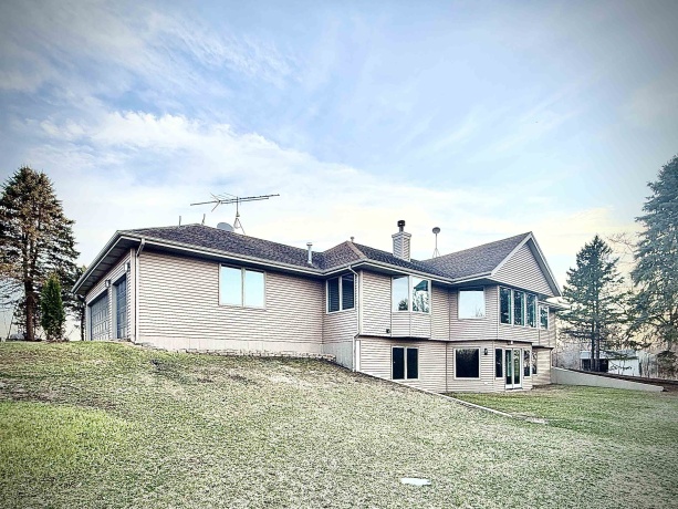 3640 Moffett, ROCKTON, Illinois 61072, 4 Bedrooms Bedrooms, ,3 BathroomsBathrooms,House,For Sale,Moffett,202601586