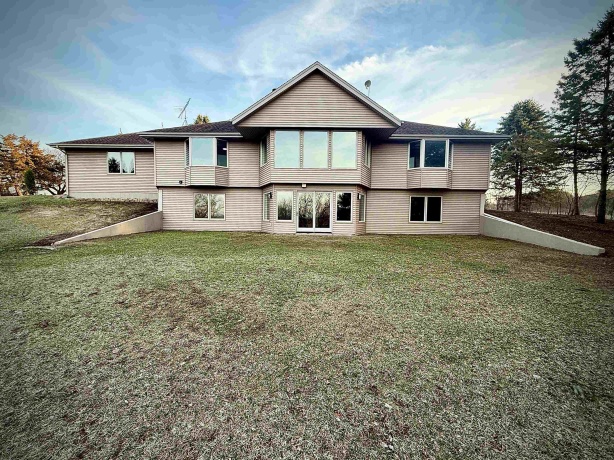 3640 Moffett, ROCKTON, Illinois 61072, 4 Bedrooms Bedrooms, ,3 BathroomsBathrooms,House,For Sale,Moffett,202601586