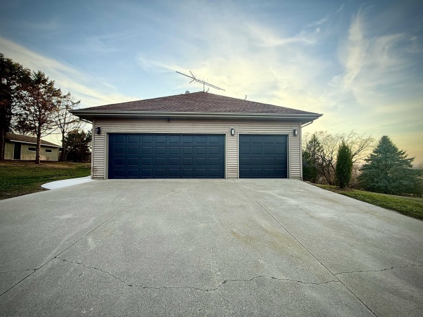 3640 Moffett, ROCKTON, Illinois 61072, 4 Bedrooms Bedrooms, ,3 BathroomsBathrooms,House,For Sale,Moffett,202601586