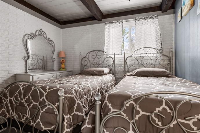 1708 PARKVIEW, ROCKFORD, Illinois 61107, 3 Bedrooms Bedrooms, ,2 BathroomsBathrooms,House,For Sale,PARKVIEW,202601587