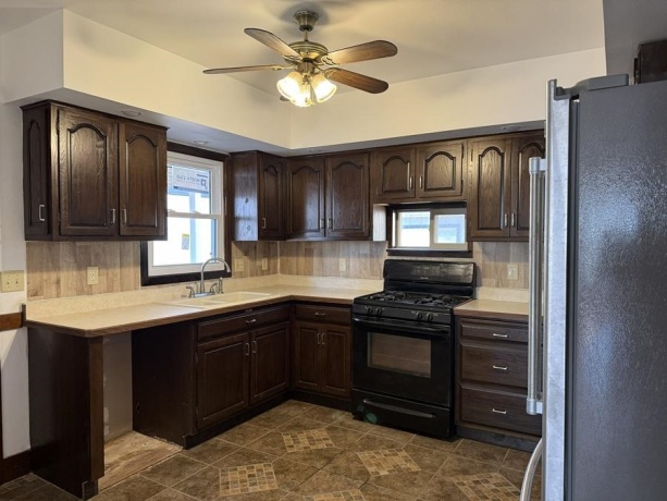 816 Pleasant, FREEPORT, Illinois 61032, 3 Bedrooms Bedrooms, ,1 BathroomBathrooms,House,For Sale,Pleasant,202601590