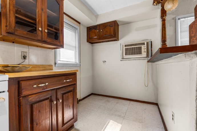 2824 22nd, ROCKFORD, Illinois 61109, 1 Bedroom Bedrooms, ,1 BathroomBathrooms,House,For Sale,22nd,202601592