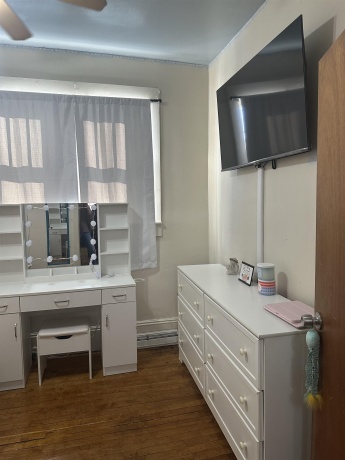 747 1st, CLINTON, Iowa 52732, 2 Bedrooms Bedrooms, ,1 BathroomBathrooms,House,For Sale,1st,202601602