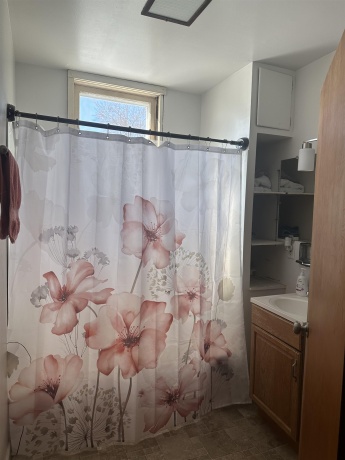 747 1st, CLINTON, Iowa 52732, 2 Bedrooms Bedrooms, ,1 BathroomBathrooms,House,For Sale,1st,202601602