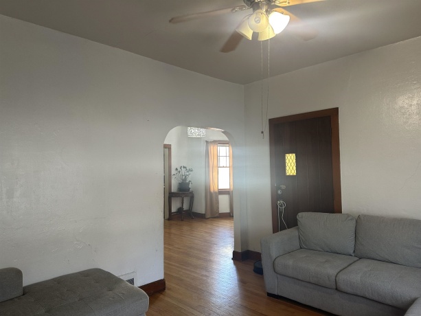 747 1st, CLINTON, Iowa 52732, 2 Bedrooms Bedrooms, ,1 BathroomBathrooms,House,For Sale,1st,202601602