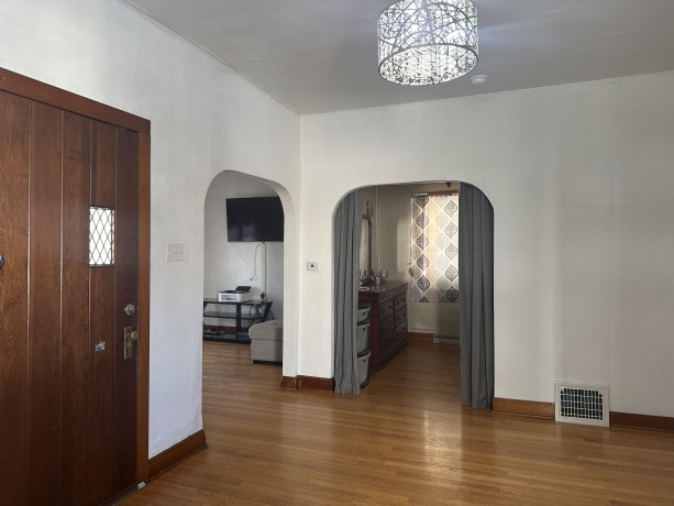 747 1st, CLINTON, Iowa 52732, 2 Bedrooms Bedrooms, ,1 BathroomBathrooms,House,For Sale,1st,202601602