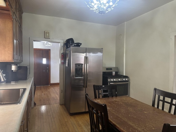 747 1st, CLINTON, Iowa 52732, 2 Bedrooms Bedrooms, ,1 BathroomBathrooms,House,For Sale,1st,202601602