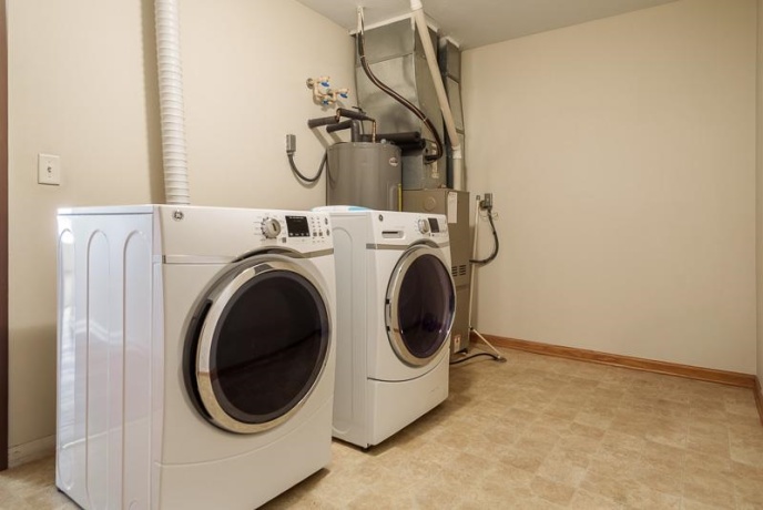 2530 Edgewood, BELOIT, Wisconsin 53511, 2 Bedrooms Bedrooms, ,1 BathroomBathrooms,Condominium,For Sale,Edgewood,202601607