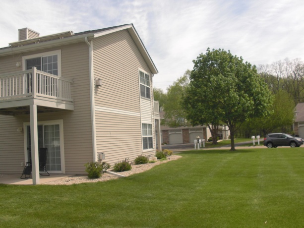 2530 Edgewood, BELOIT, Wisconsin 53511, 2 Bedrooms Bedrooms, ,1 BathroomBathrooms,Condominium,For Sale,Edgewood,202601607