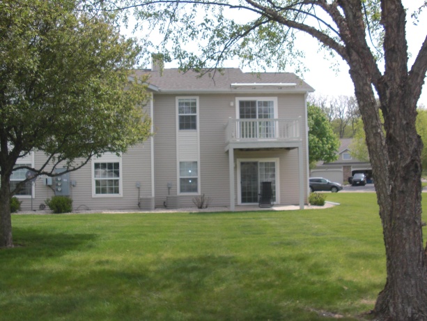 2530 Edgewood, BELOIT, Wisconsin 53511, 2 Bedrooms Bedrooms, ,1 BathroomBathrooms,Condominium,For Sale,Edgewood,202601607
